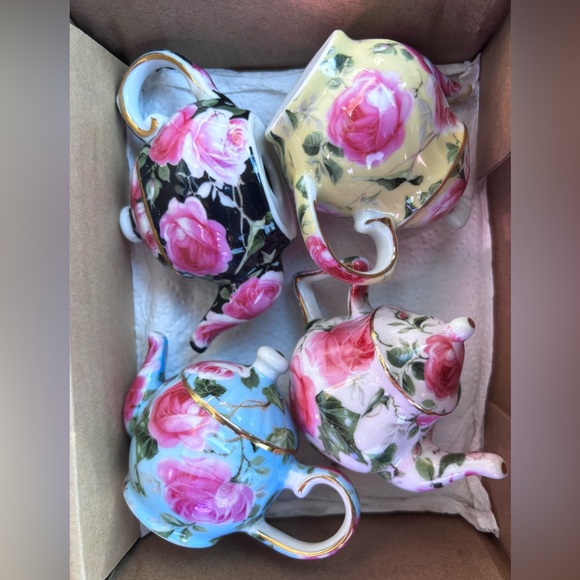 Vintage Floral Teapot ornaments Set of 4 - Picture 1 of 8